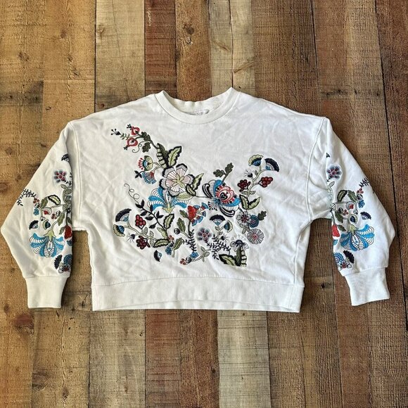 Urban Revivo Tops - Urban Revivo Womens White Floral Embroidered Cotton Sweatshirt Size 8
